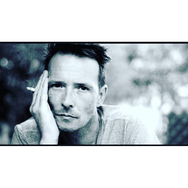 It's hard to imagine a world without Scott Weiland. Our thoughts and prayers are with his family tonight.